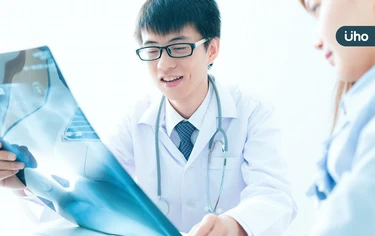 泰馬醫師團訪中榮、亞大「緊急腹膜透析與SDM平臺」