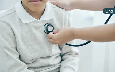 如何判斷小孩有心臟病？爸媽必觀察「4症狀」恐有心雜音、心律不整