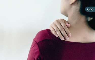 肩頸痠痛老是發作？醫揪「慢性肩頸疼痛」原因多：需評估神經功能