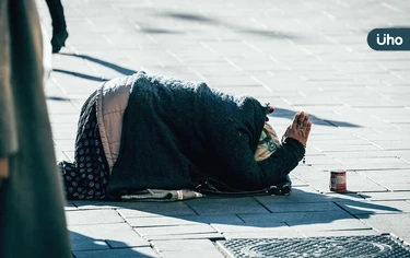 街頭竟成安全的港灣？社工觀察「女性街友悲歌」：她們有家回不去