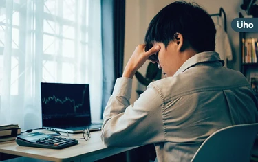 綠慘了！台股重挫超焦慮？醫估未來2週湧就醫潮：有「1現象」快就醫