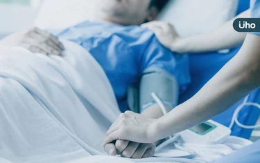 曾希望父親早點過世⋯他揭「失智照護」歷程：家屬的痛苦反而更多