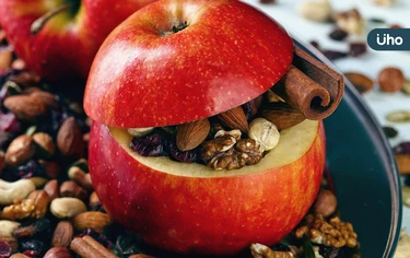 有食譜》好吃又好看的「蘋果盅」！簡單5步驟完成「吃剩還能熬湯」