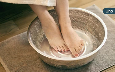 立夏是「泡腳」好時機！中醫揭「2藥材」排除暑溼：還能改善香港腳