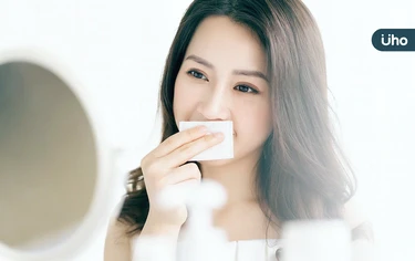 卸妝水、卸妝乳、卸妝油⋯怎麼挑才適合自己？皮膚科醫揭「4關鍵」