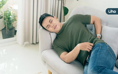 跌坐後屁股一坐就痛，小心「坐骨結節」受傷！復健科醫揭5大解方