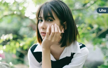 2025春夏瀏海5大趨勢！眉上、八字鬚鬚、波波捲⋯這造型是小臉首選