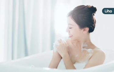 洗澡也能改善失眠？專家授「正念淋浴」4步驟：學會接納當下情緒