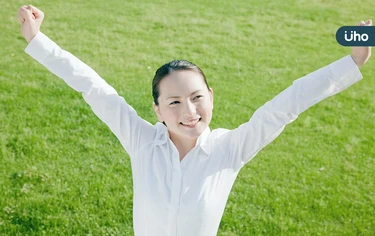 人生下半場不該只剩迷茫！精神科醫：打破「必須魔咒」才能享受人生