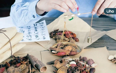 不爽「誰都能賣中藥」 藥師上凱道抗議！衛福部：會尊重各團體意見