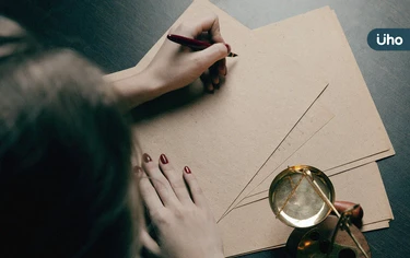 如何停止不開心？人生教練教你「3招」自我對話：試寫一封信給自己