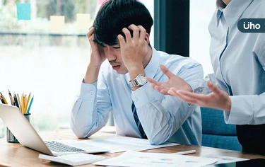 工作壓力大，身體竟散發「韭菜味」？日本研究證實：還會傳染別人