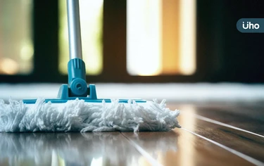 明明沒下雨，地板卻濕答答？家事達人列「3大除濕法」防春天反潮