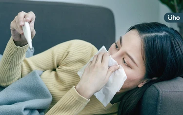 這波新冠症狀更重？醫揭確診者「喉嚨痛到不敢吞口水」快做1事預防