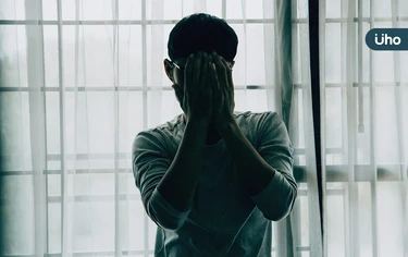 20歲男幻聽、被害妄想⋯不是中邪！醫揭「思覺失調症」5成恐復發