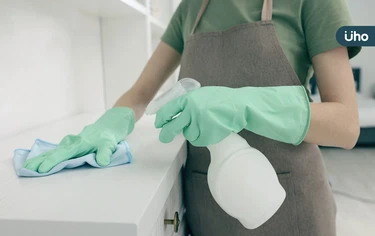 打掃用清潔劑如每天吸20支菸！家事達人推「天然蔬菜水」去油清水管