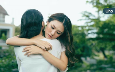 家人有憂鬱症該怎麼辦？精神科醫教你「正確陪伴法」以溝通為基礎