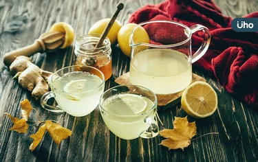 天熱口渴又不愛喝白開水？中醫教你自製「蜂蜜檸檬電解水」幫助補水