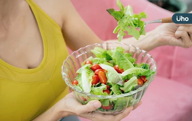 記憶力變差？可能是吃錯食物！研究揭「5大植物性飲食」成護腦關鍵