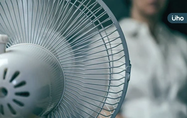 夏天吹電扇睡覺，竟有害健康？美國醫師授「4招」防喉嚨痛、肌肉痠痛