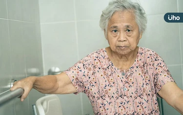 年紀大、產後漏尿⋯拒當「護墊忍者」！醫揭尿失禁治療：減重就能改善