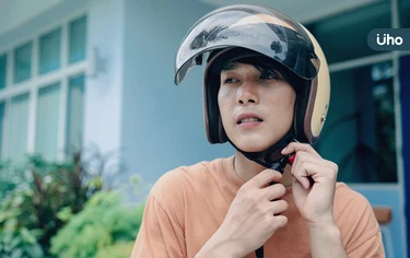 安全帽不清潔，小心頭皮癢又臭！機車族「常見惡習」恐致掉髮、發炎