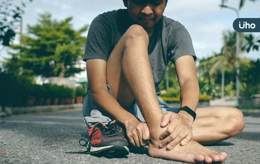 登山後足跟痛?中醫授上山前後必知「3穴位」按摩:預防足底筋膜炎