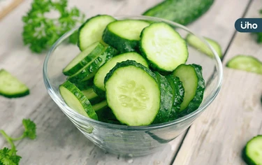 有食譜》小暑好熱沒食慾？來碗「小黃瓜捲沙拉」加希臘優格更開胃