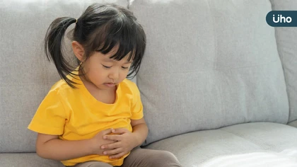 【腹瀉不是小感冒】病毒性腸胃炎高峰期，孩子發燒腹瀉怎麼辦？4步驟照護指南