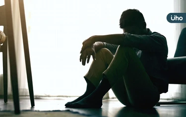 男在浴室燒炭自殺，牆壁留下「對不起」⋯遺物整理師在死亡現場的感悟