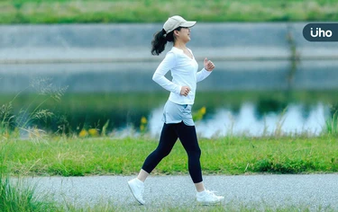 晨跑VS夜跑，什麼時候跑步最好？研究揭跑對「這時間」讓人更快樂