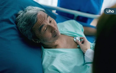 長照，是名為臥床的「折磨」？ 他訪歐洲各國揭「亞洲長照病態真相」