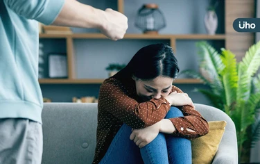 5成家暴出自枕邊人！台大研究「平均4.2年才通報」就業、身心都影響