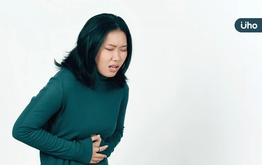 30多歲腹脹如懷孕，竟罹大腸癌晚期⋯醫建議補充「1物」降瘜肉風險