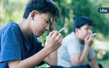 放暑假了！青少年抽菸、吸毒樣樣來？家長「這樣做」避免孩子走偏