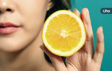 檸檬汁恐讓皮膚起水泡？醫揪「植物日光性皮膚炎」曬太陽前先洗乾淨