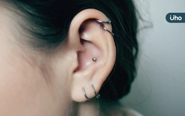 穿耳骨很痛嗎？該如何照顧？林靜芸揭「3大注意事項」避免感染發炎