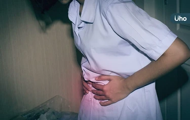 慢性胃炎患者注意！醫揭「這3類健康食物」別吃：恐讓症狀加重惡化