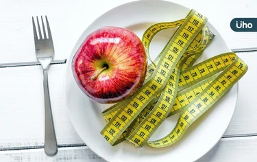 想減肥「低碳飲食」真的有效嗎？減重名醫揭「3大風險」恐越減越胖