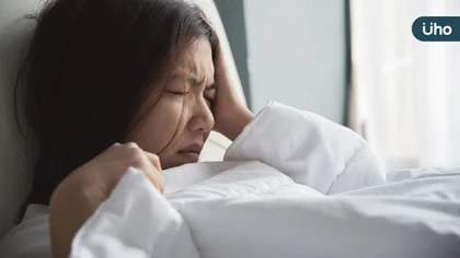 常常手麻、頭暈、睡不好，以為是自律神經失調？根源在頸椎的「交感神經型頸椎病」