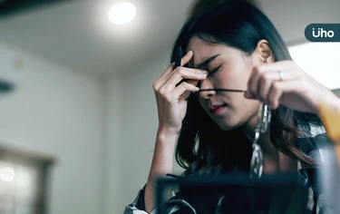 白內障、老花眼、飛蚊症提前報到？醫揭「眼睛提早老化」關鍵原因