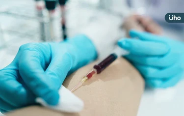 女足隊被逼日抽3次血!醫揭「重複抽血」風險:血管恐生瘤、硬化破裂