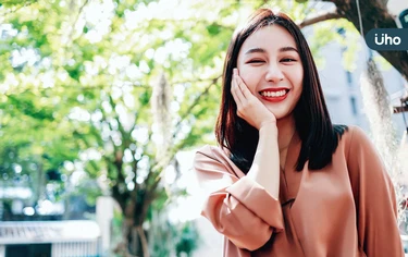 2025春夏髮色推薦！盤點6款清爽短髮趨勢：這顏色讓視覺年齡小3歲