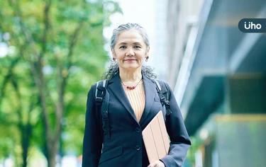 64歲圓「法律夢」！新科律師陳穎蓁苦讀8年4次落榜：學習永遠不嫌晚