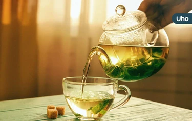 別再喝手搖飲！消暑解熱必喝8種涼茶：菊花茶最清熱、仙草茶降火氣