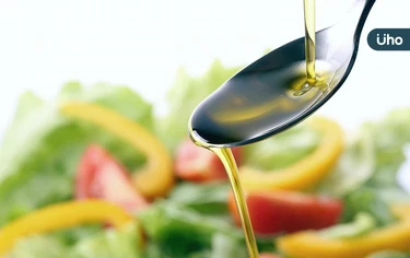 橄欖油、葵花油⋯油品開封後如何保存？營養師教「1招」延長保鮮期