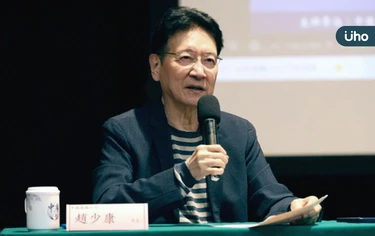 趙少康「視力模糊以為老花」竟是白內障!醫:換水晶體前先注意1事