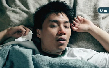 打呼睡不好竟增失智風險？醫警「男性1族群」要當心：精神不濟是警訊