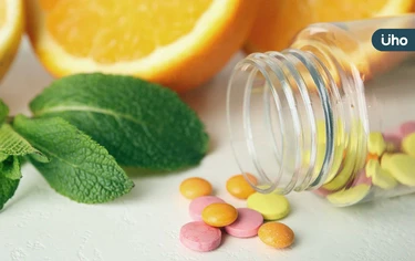 維他命粉劑、錠劑、發泡錠哪種比較好？藥師揭挑選攻略「這種最好」