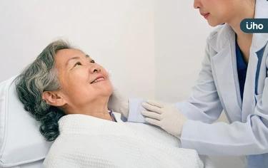 牙齒全掉光，該做全口重建嗎？重建方式該怎麼選？牙醫親解治療優缺點